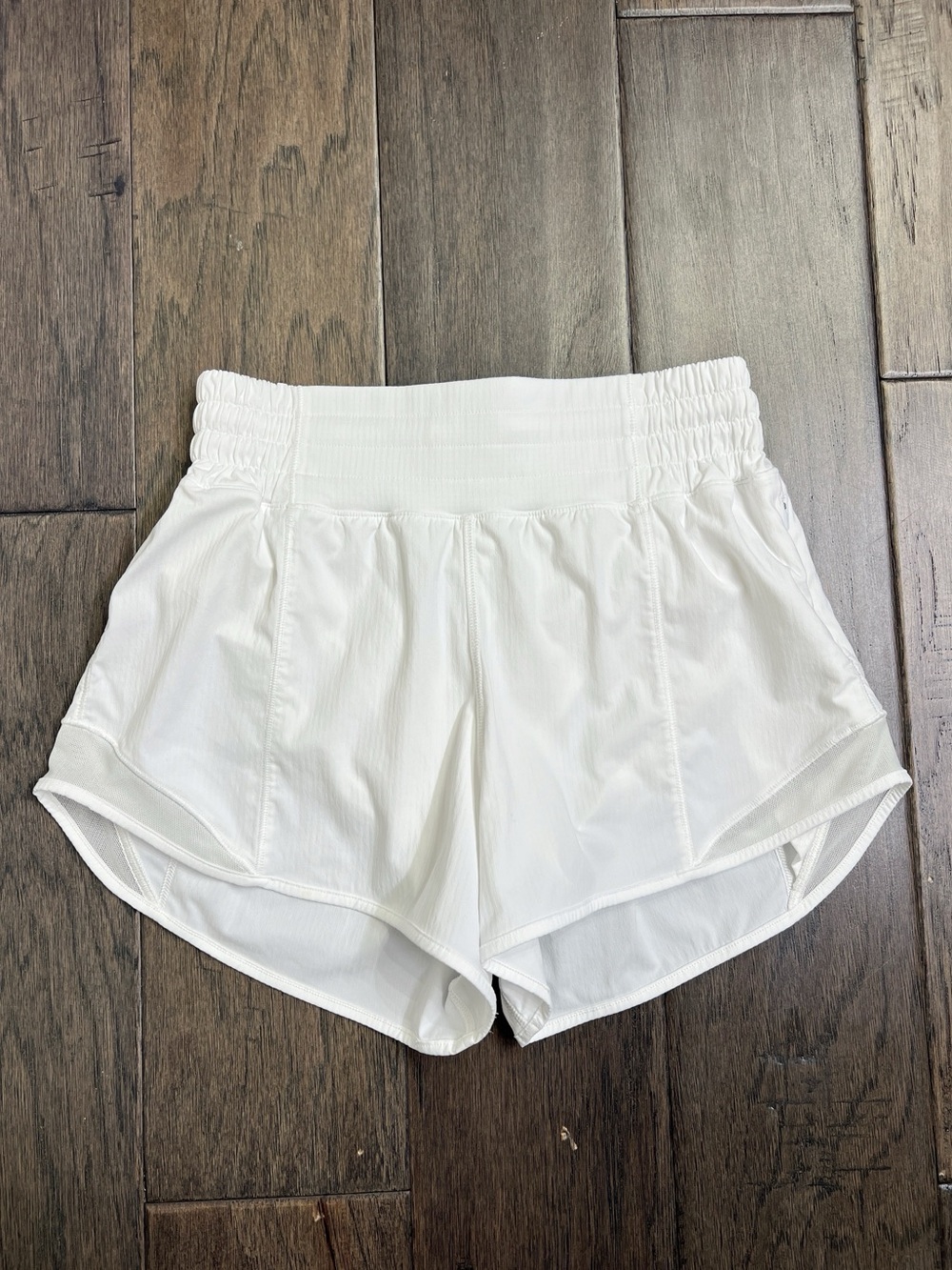 Lululemon Hotty Hot High-Rise Lined Short 2.5" White